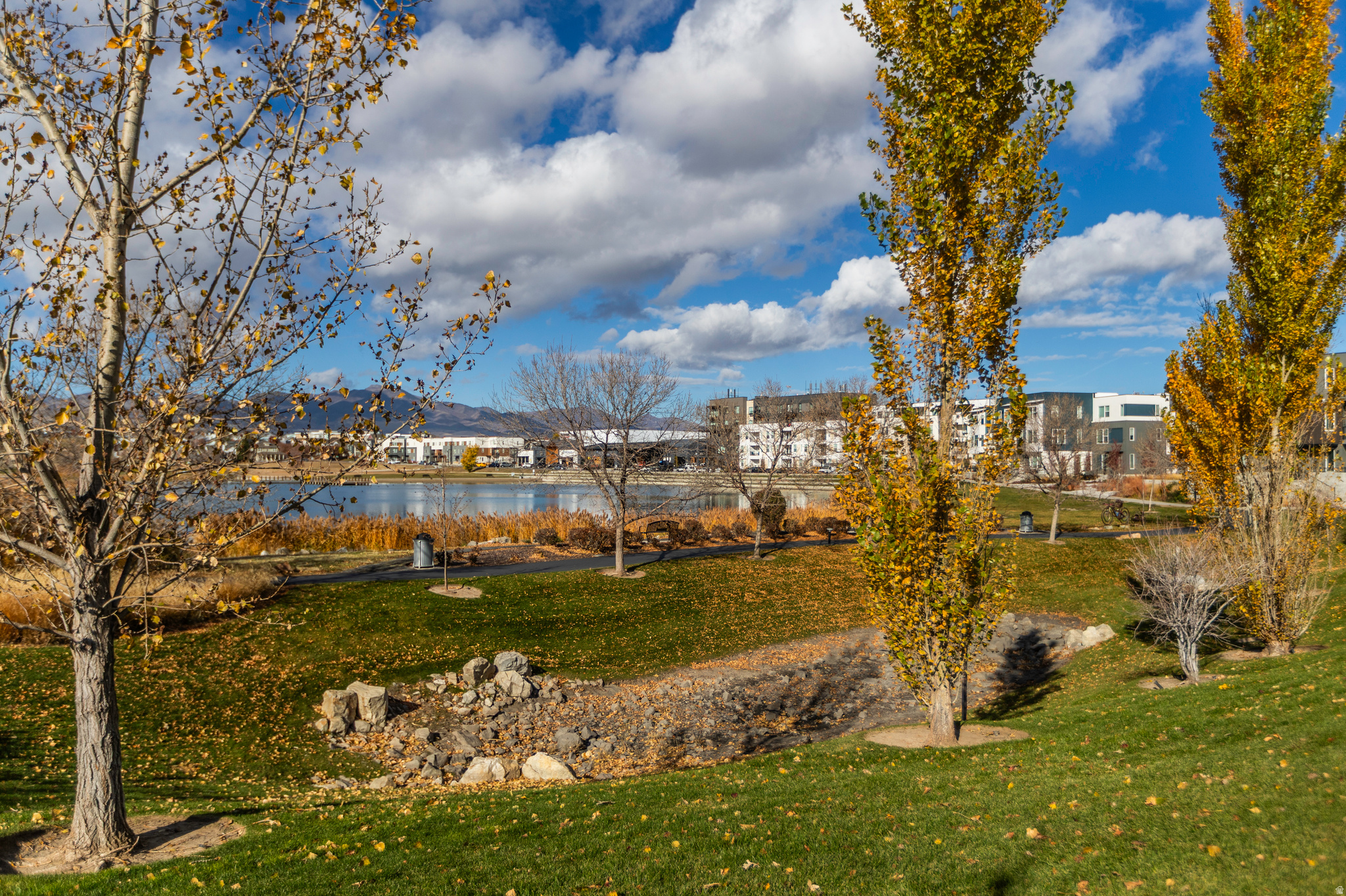 DAYBREAK - Residential