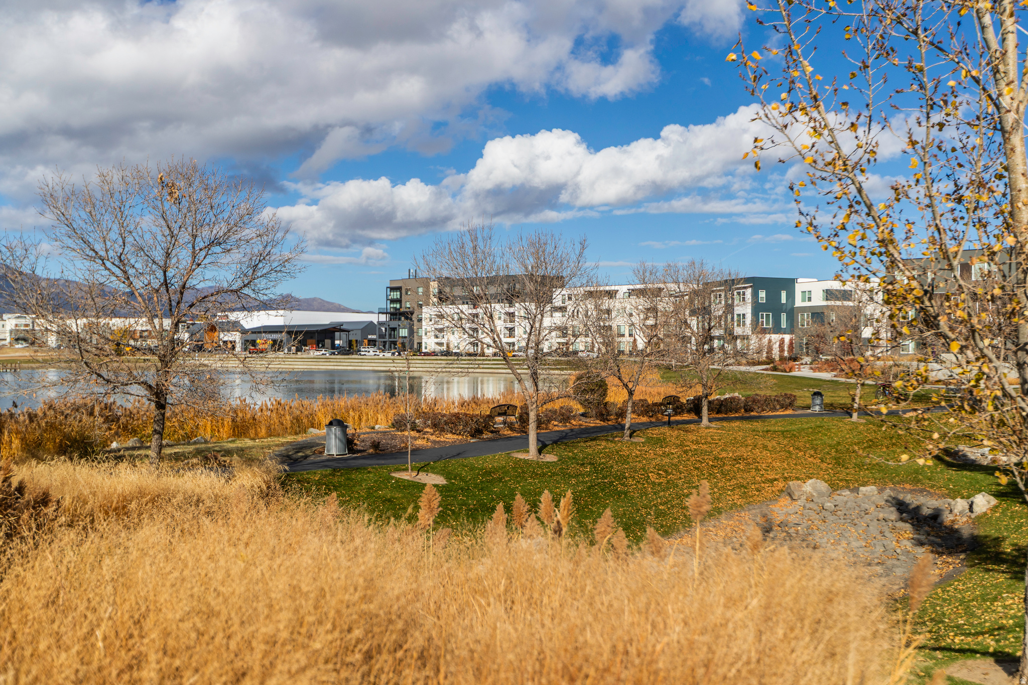 DAYBREAK - Residential