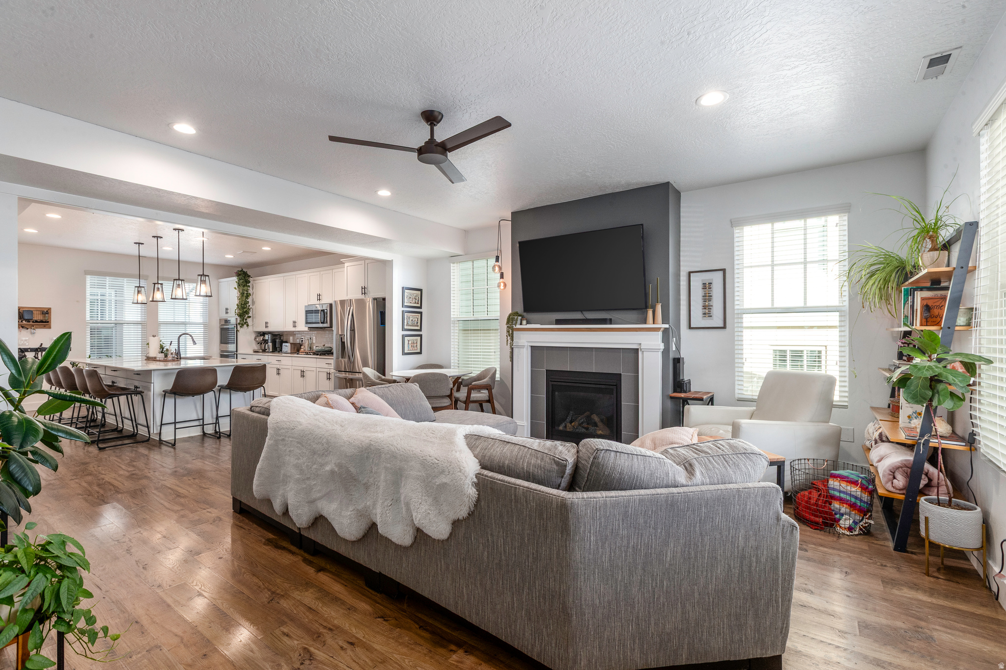 DAYBREAK - Residential