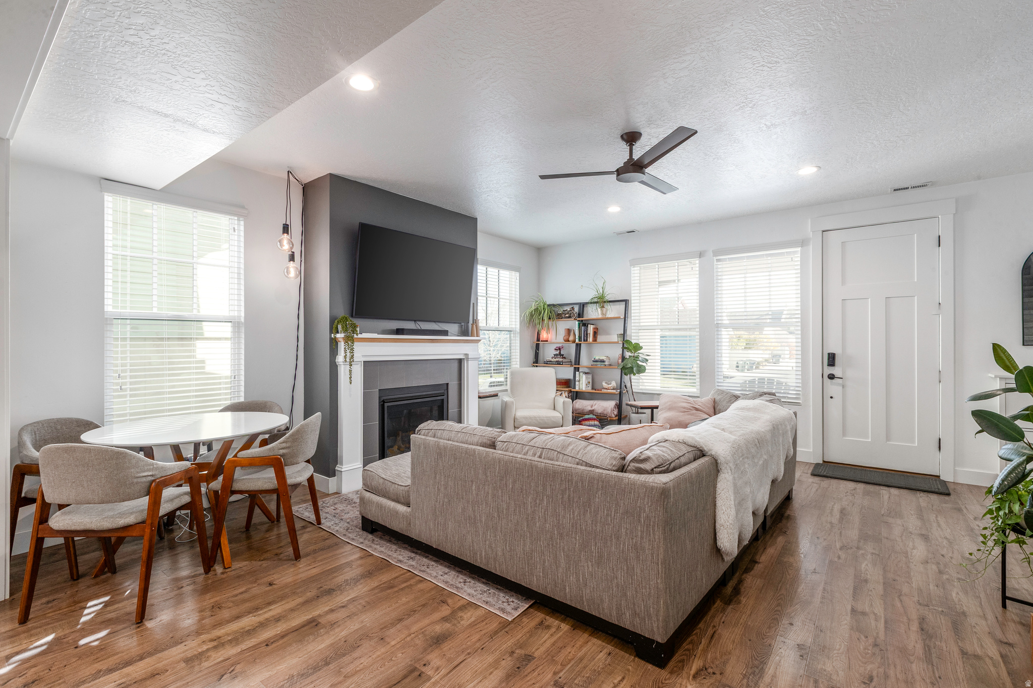 DAYBREAK - Residential