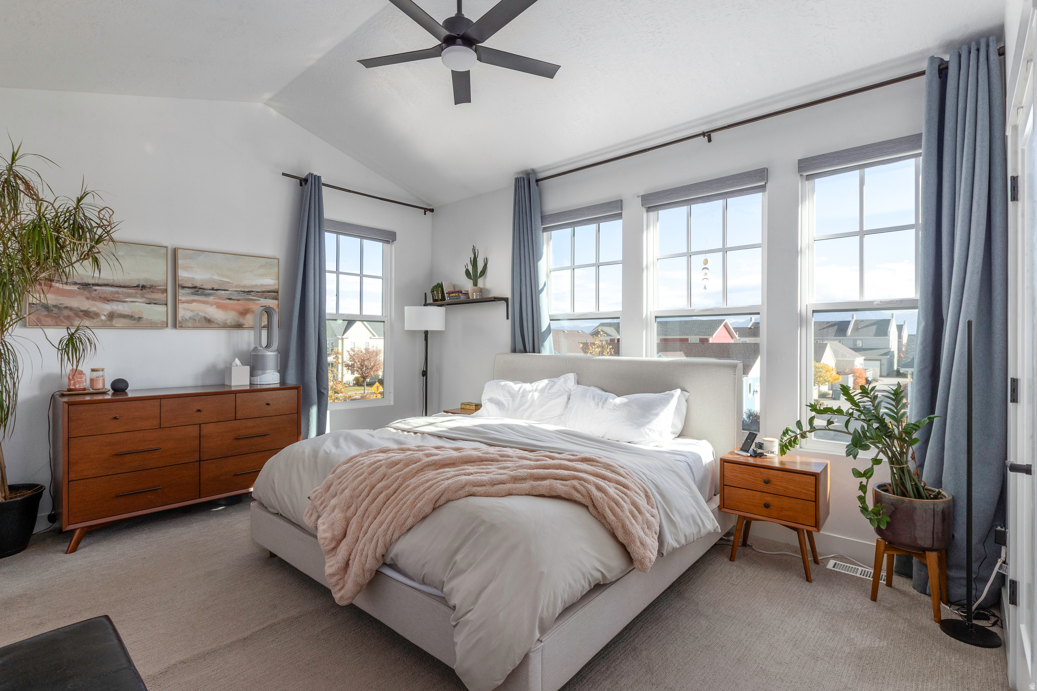 DAYBREAK - Residential