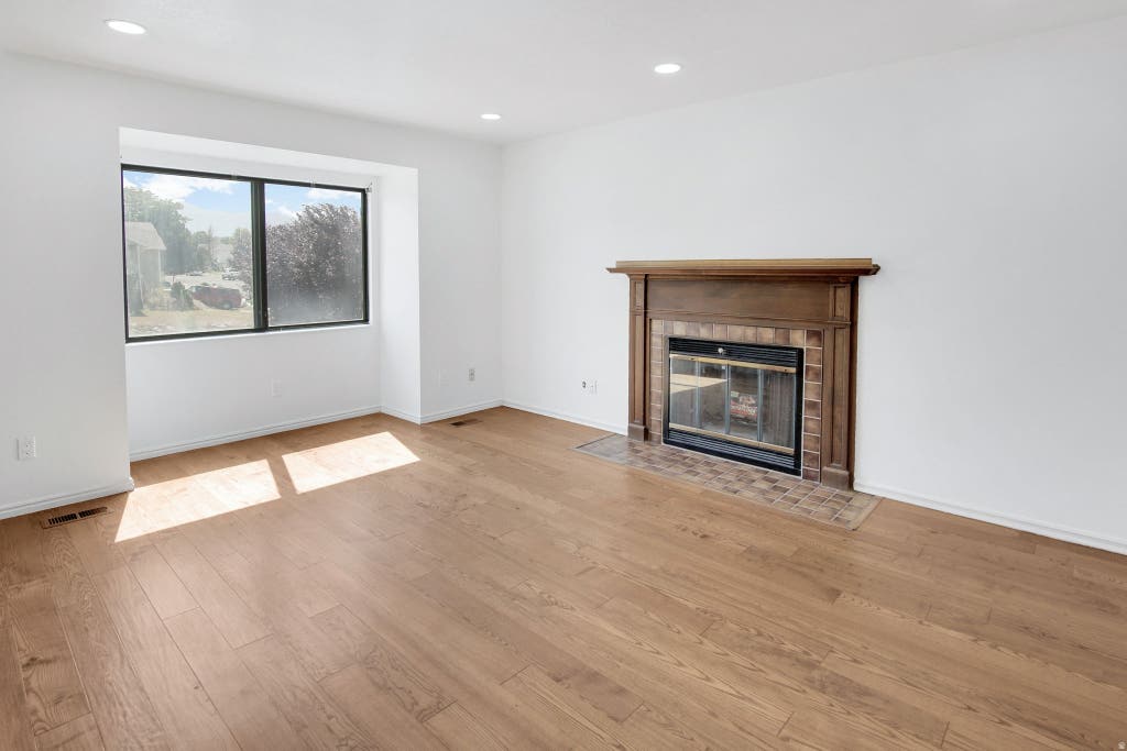 Photo of 236 N 500 W, Clearfield, UT 84015 (MLS # 2168600)