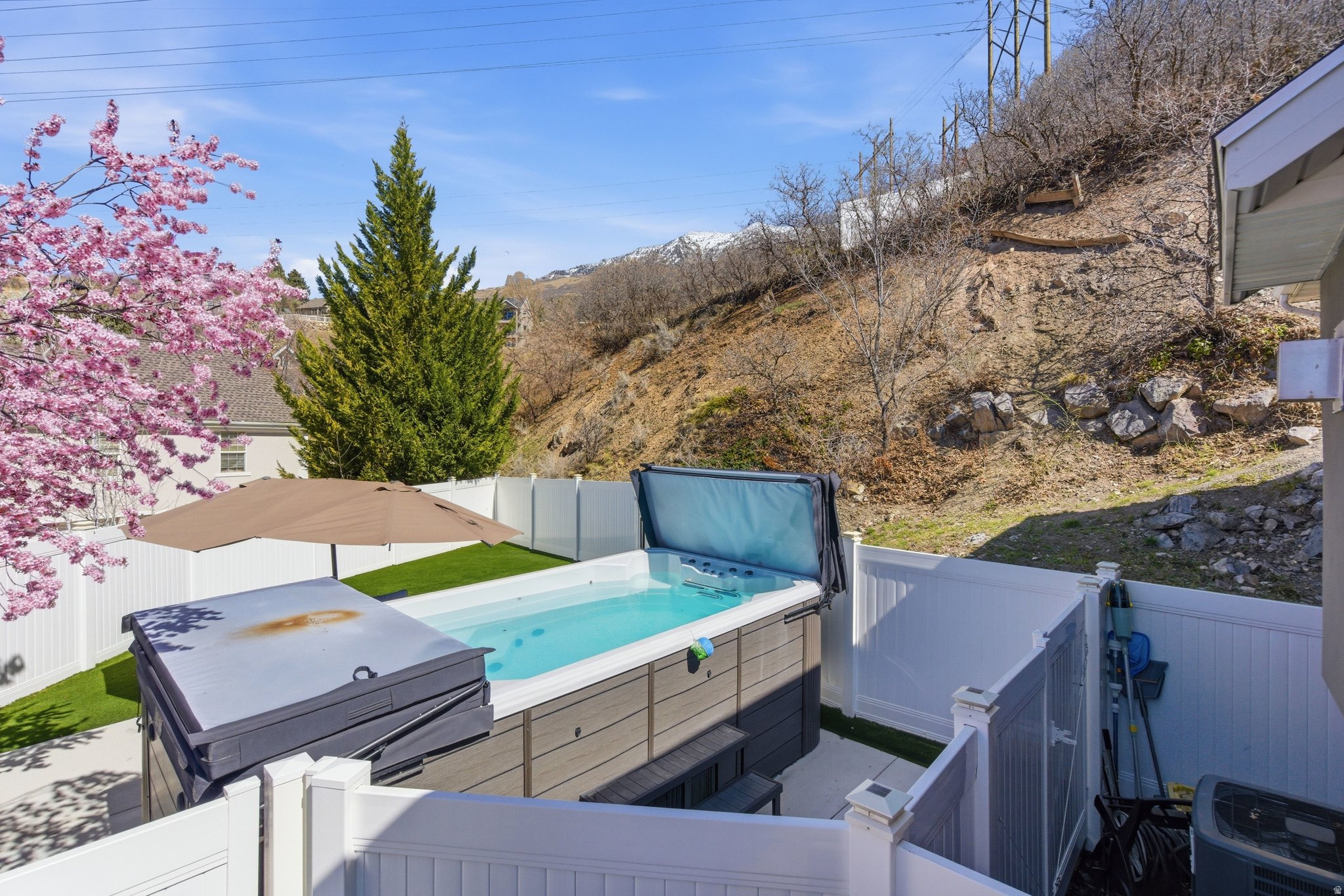 SHERWOOD HILLS - Residential