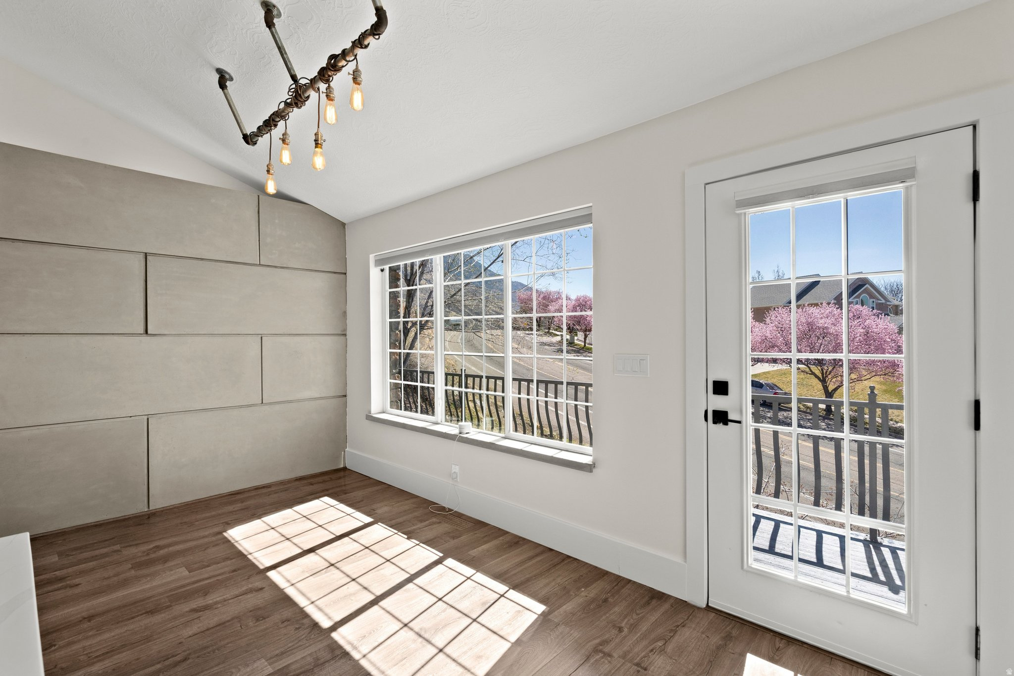 SHERWOOD HILLS - Residential