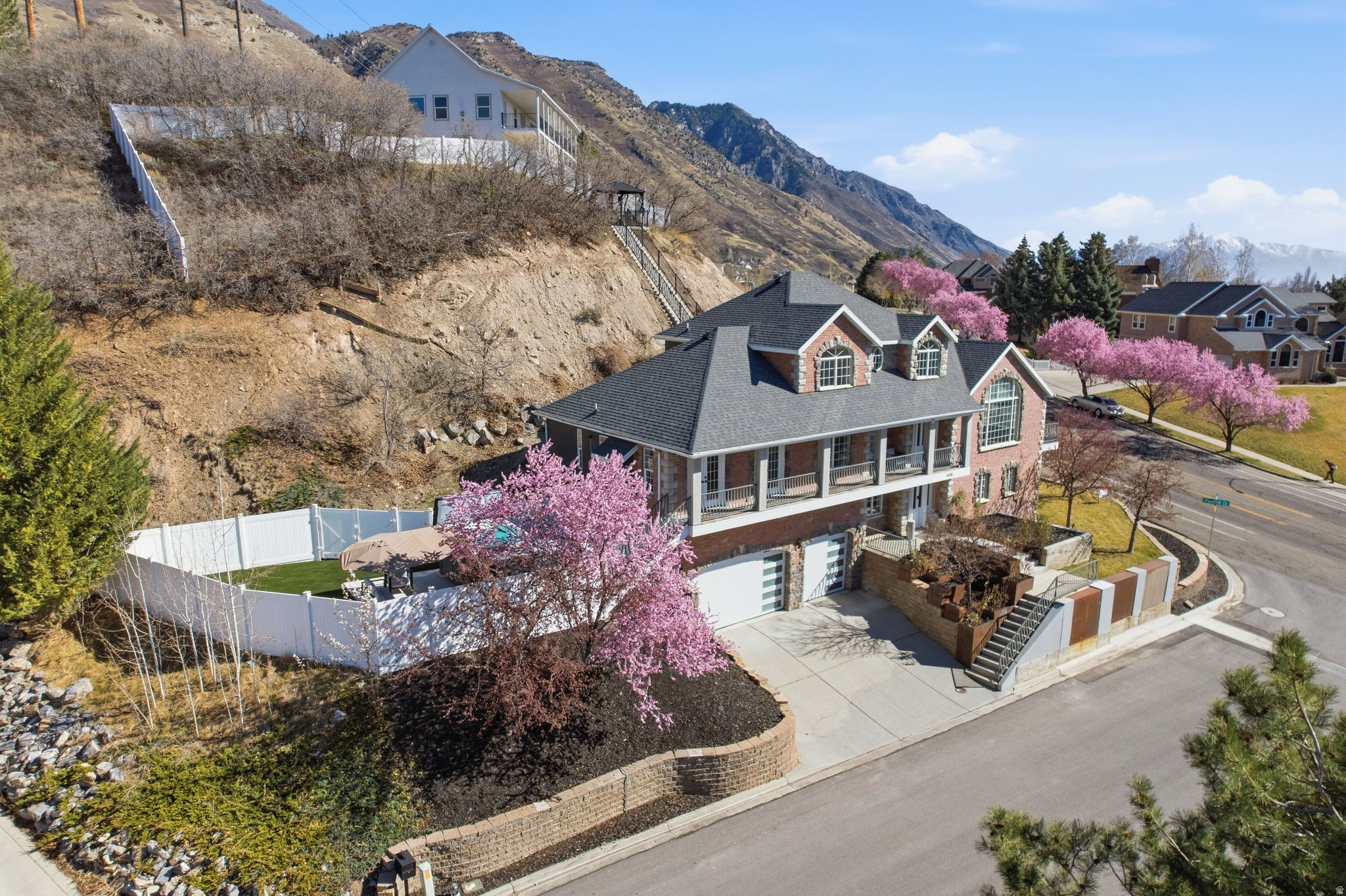 SHERWOOD HILLS - Residential