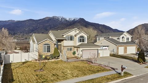 Photo of 2204 E VIEW DR, South Weber, UT 84405 (MLS # 2132241)