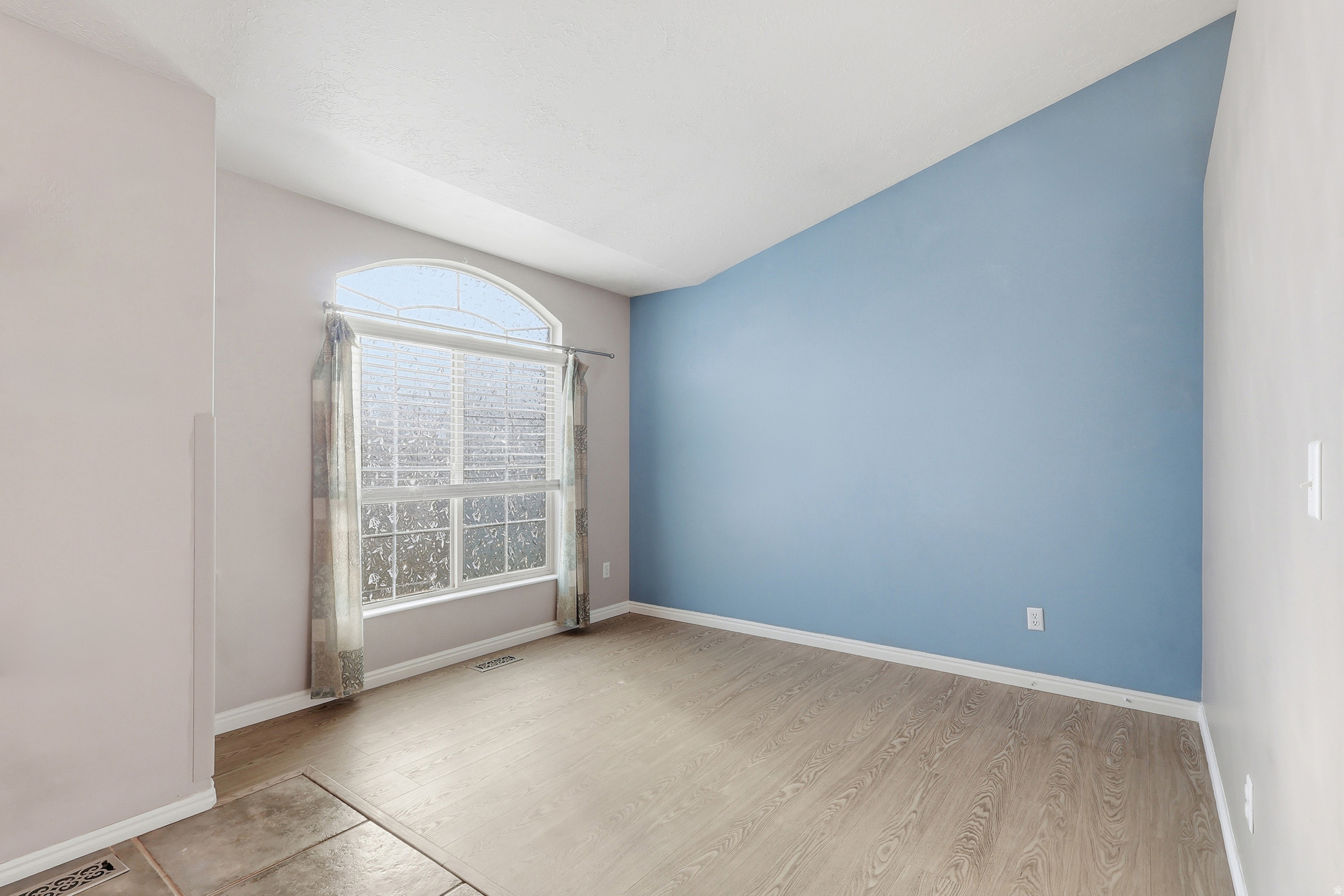 CEDAR BLUFFS - Residential