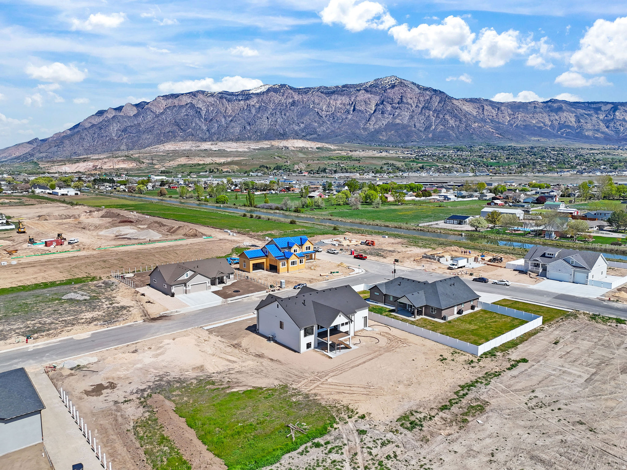 HAPPY DAYS - Residential