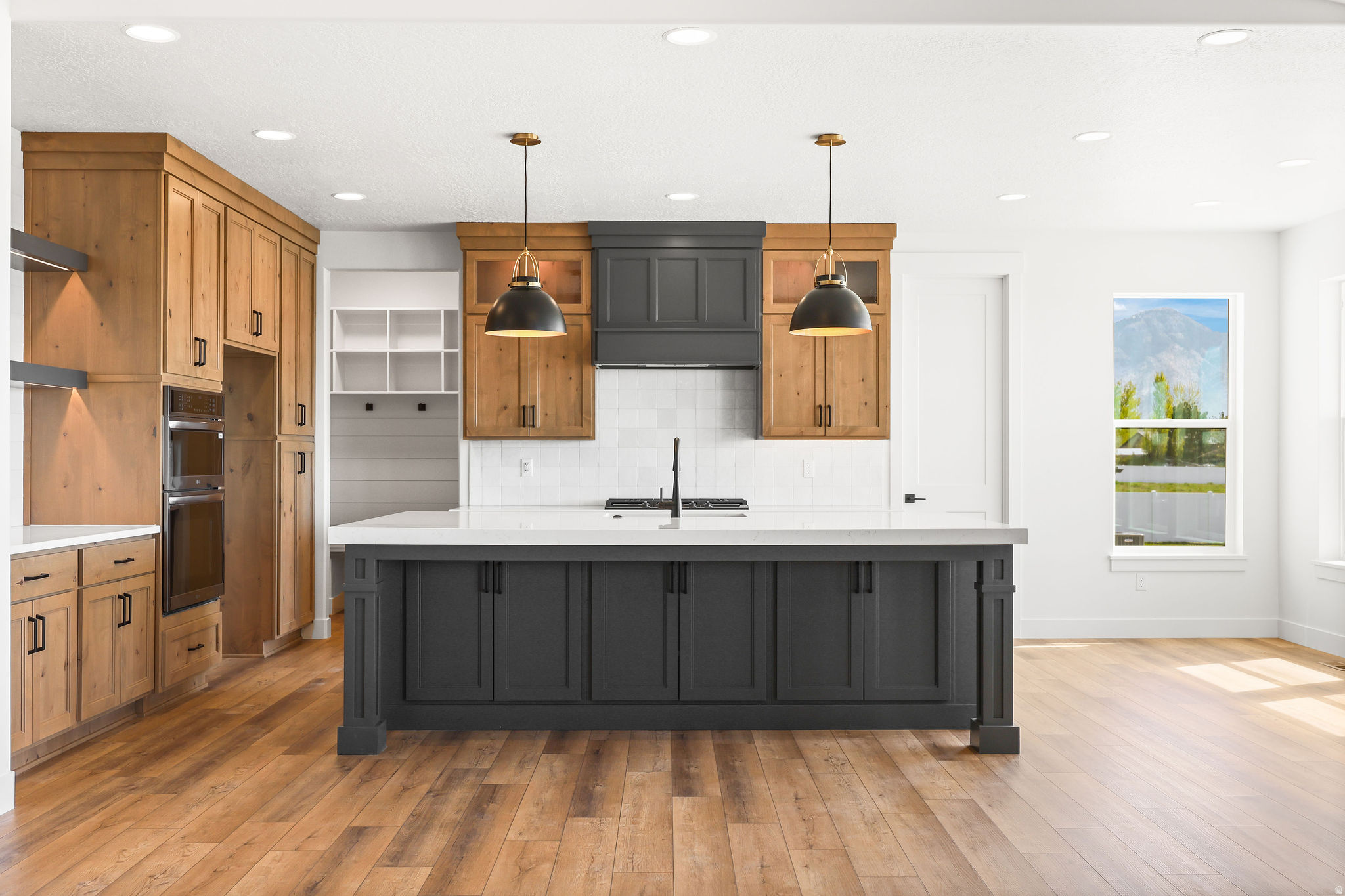 HAPPY DAYS - Residential