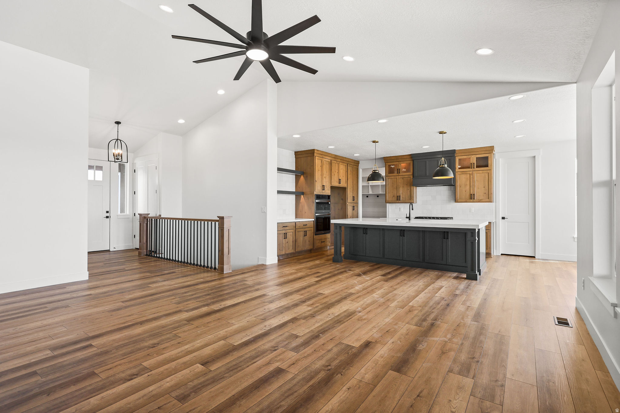 HAPPY DAYS - Residential