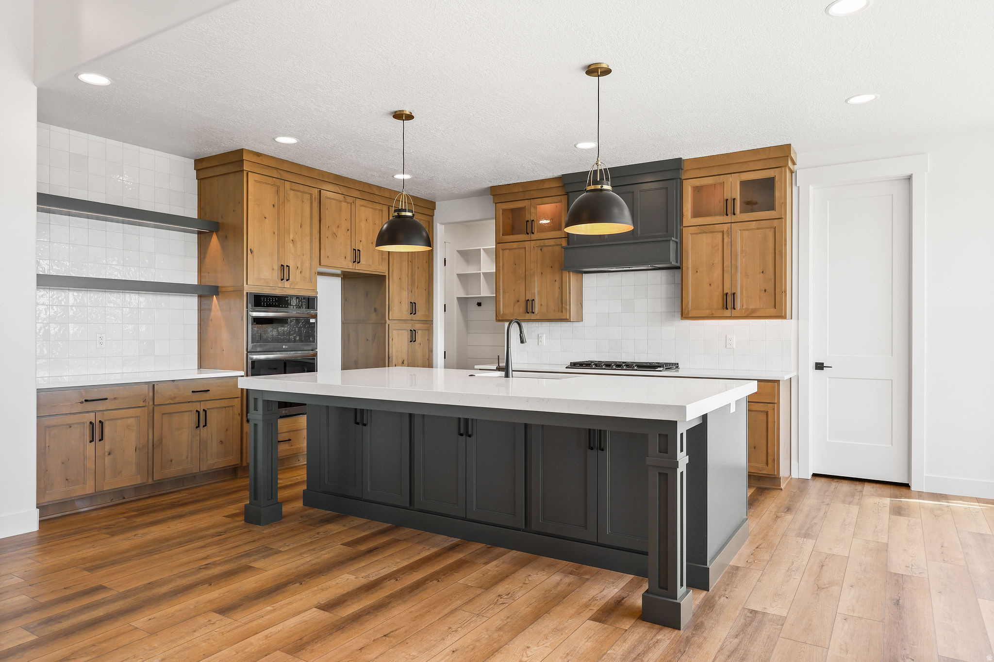 HAPPY DAYS - Residential