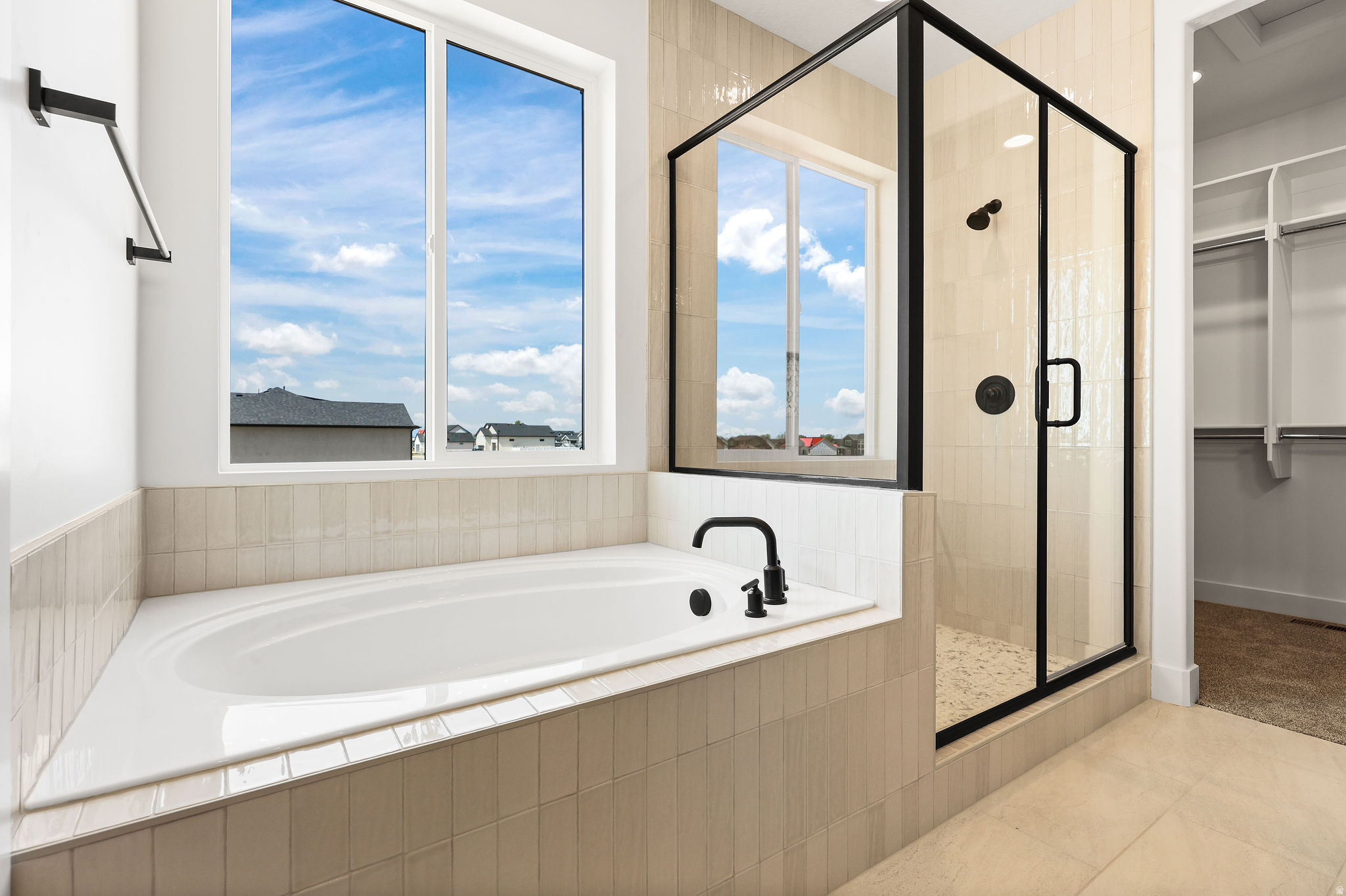 HAPPY DAYS - Residential