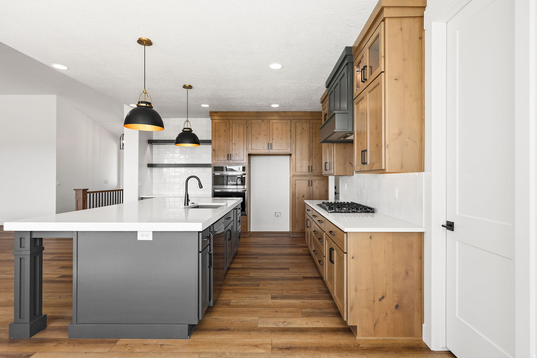 HAPPY DAYS - Residential