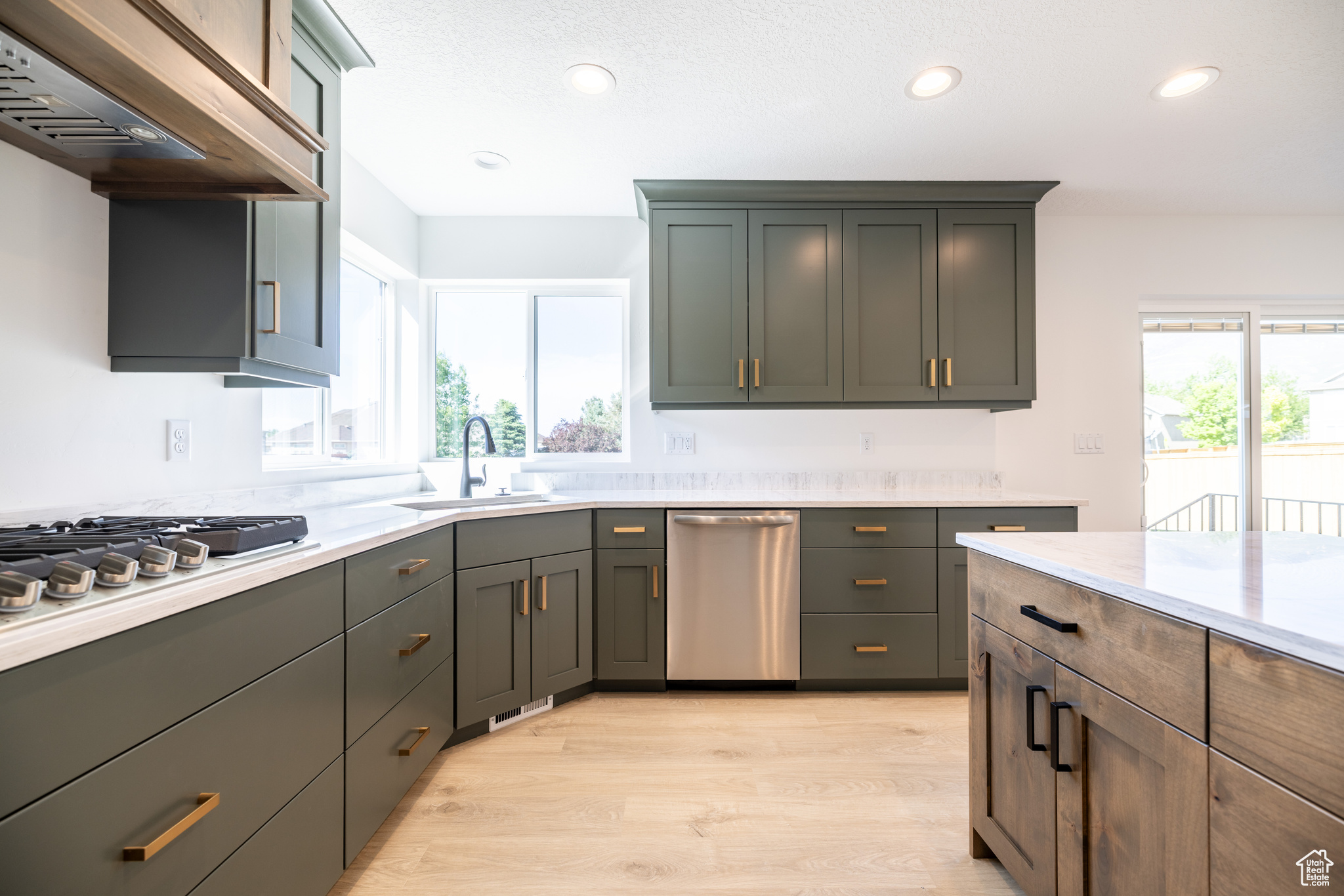 SUNNYSIDE ESTATES SUBDIVISION - Residential