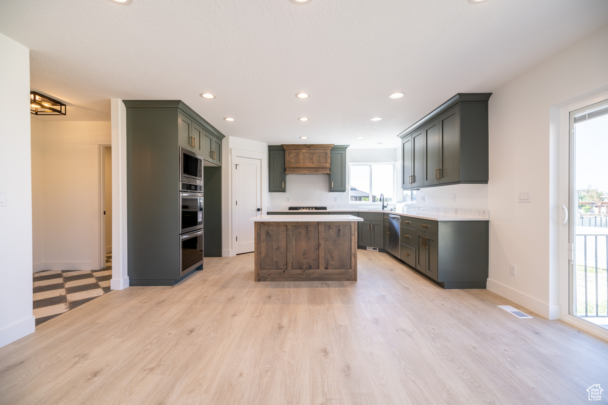 SUNNYSIDE ESTATES SUBDIVISION - Residential