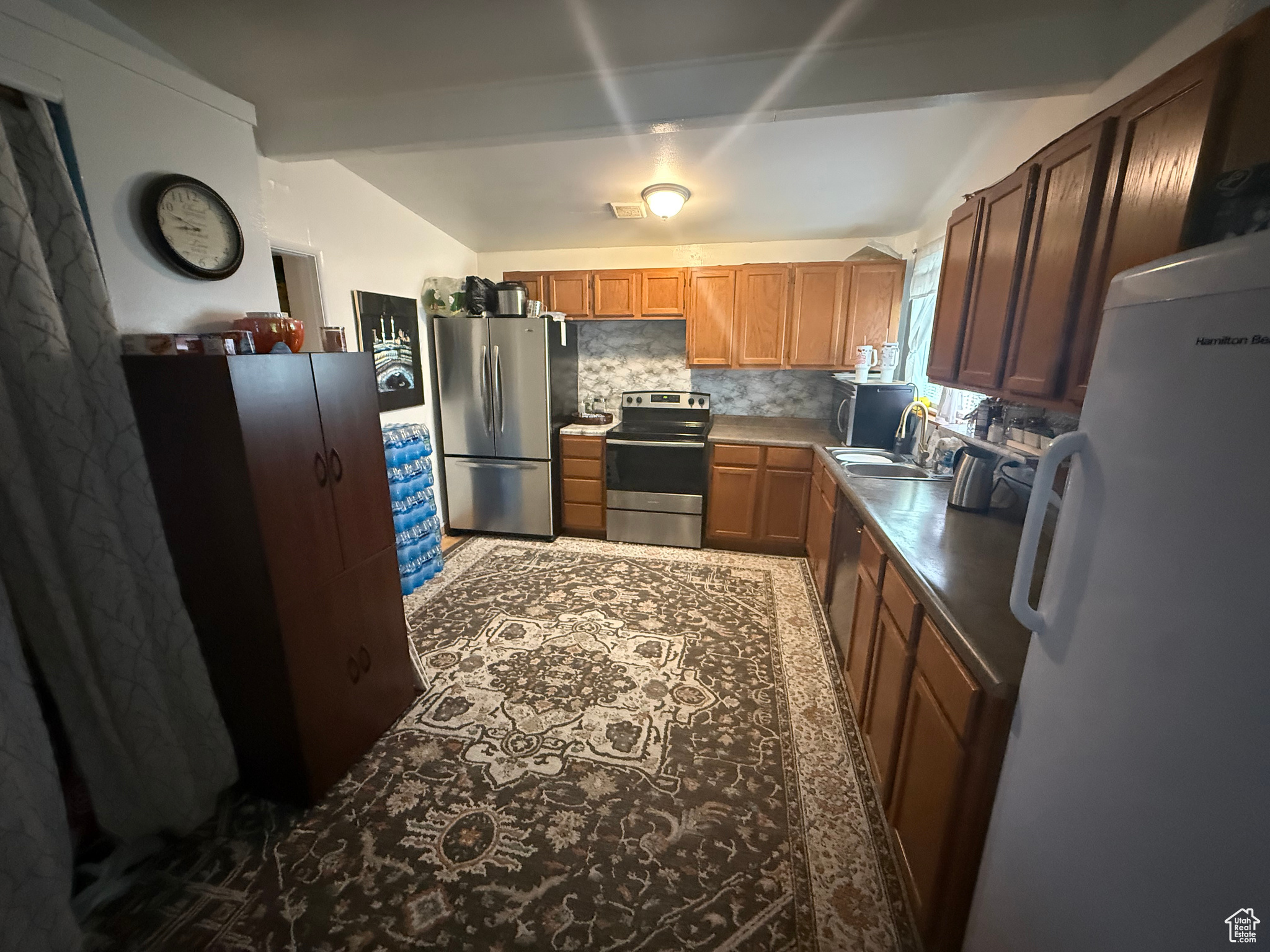 HILLSDALE SUB - Residential Income