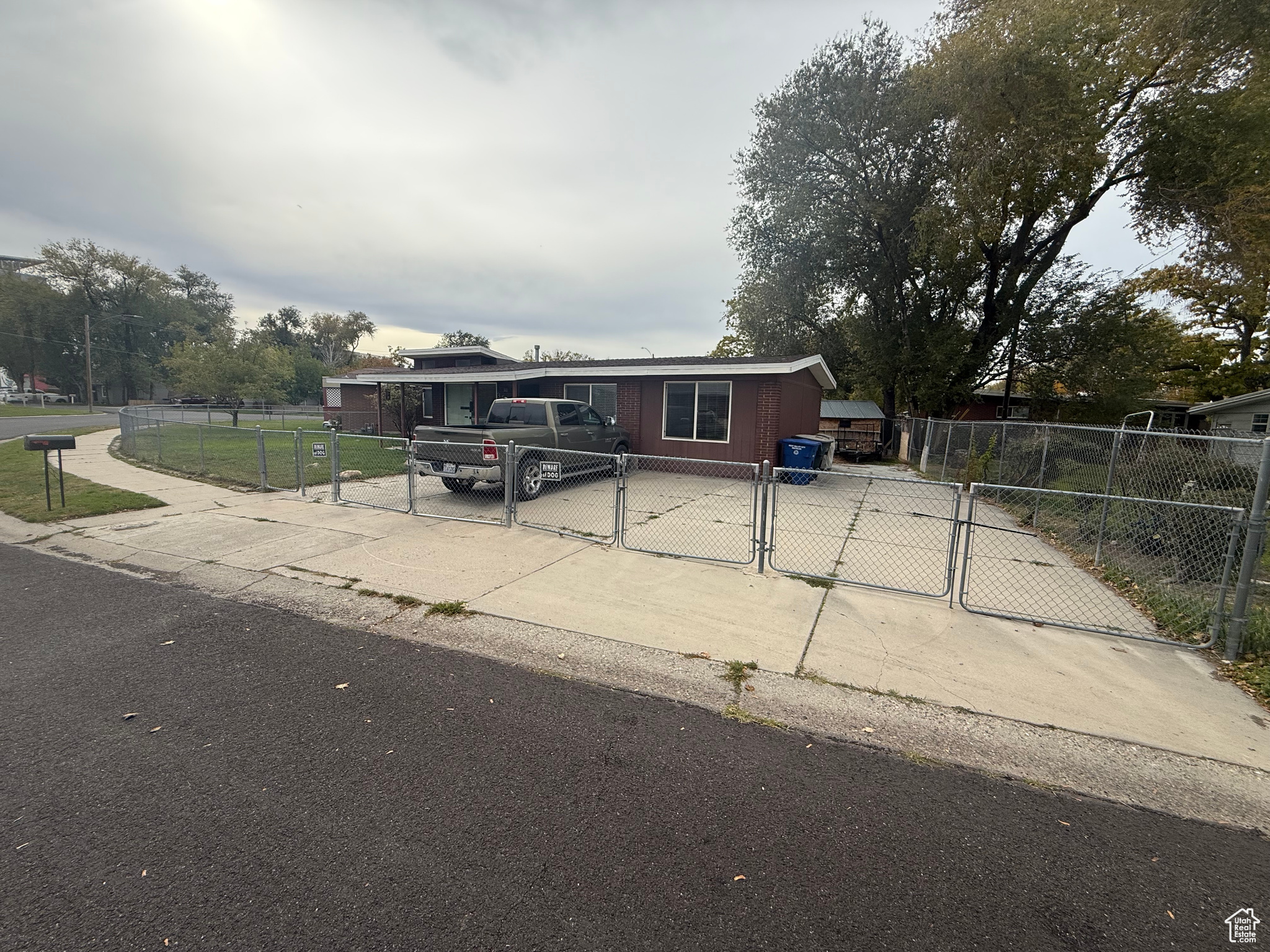 HILLSDALE SUB - Residential Income