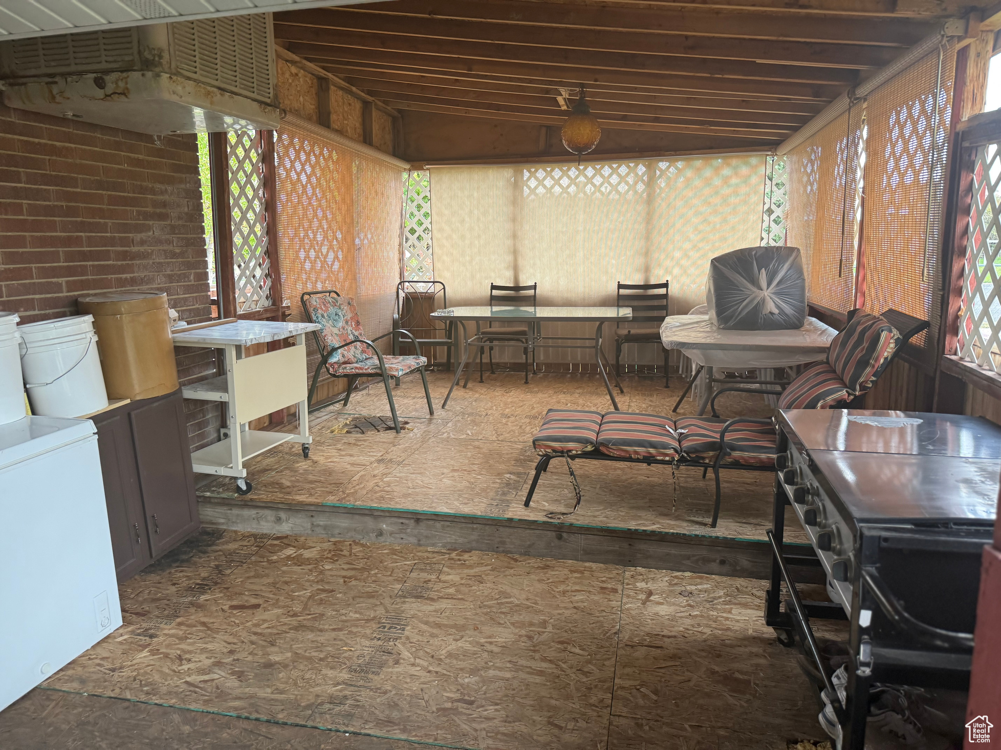 HILLSDALE SUB - Residential Income