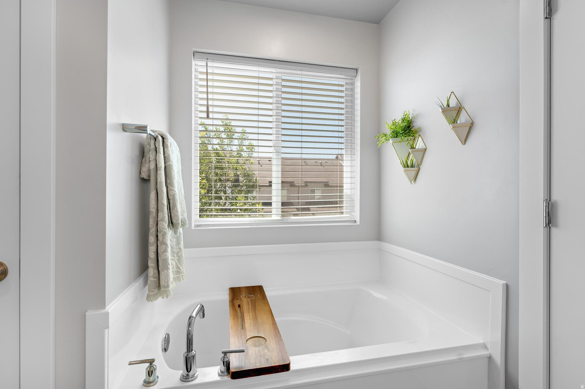 EDGEWATER PARK - Residential