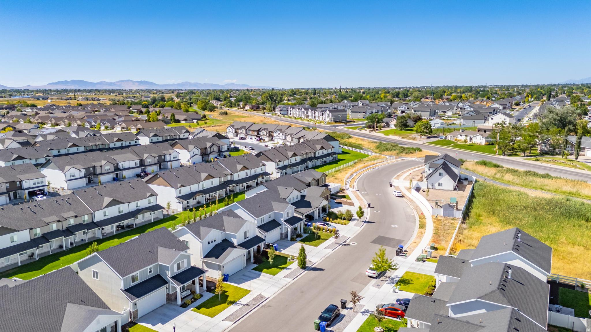 EDGEWATER PARK - Residential