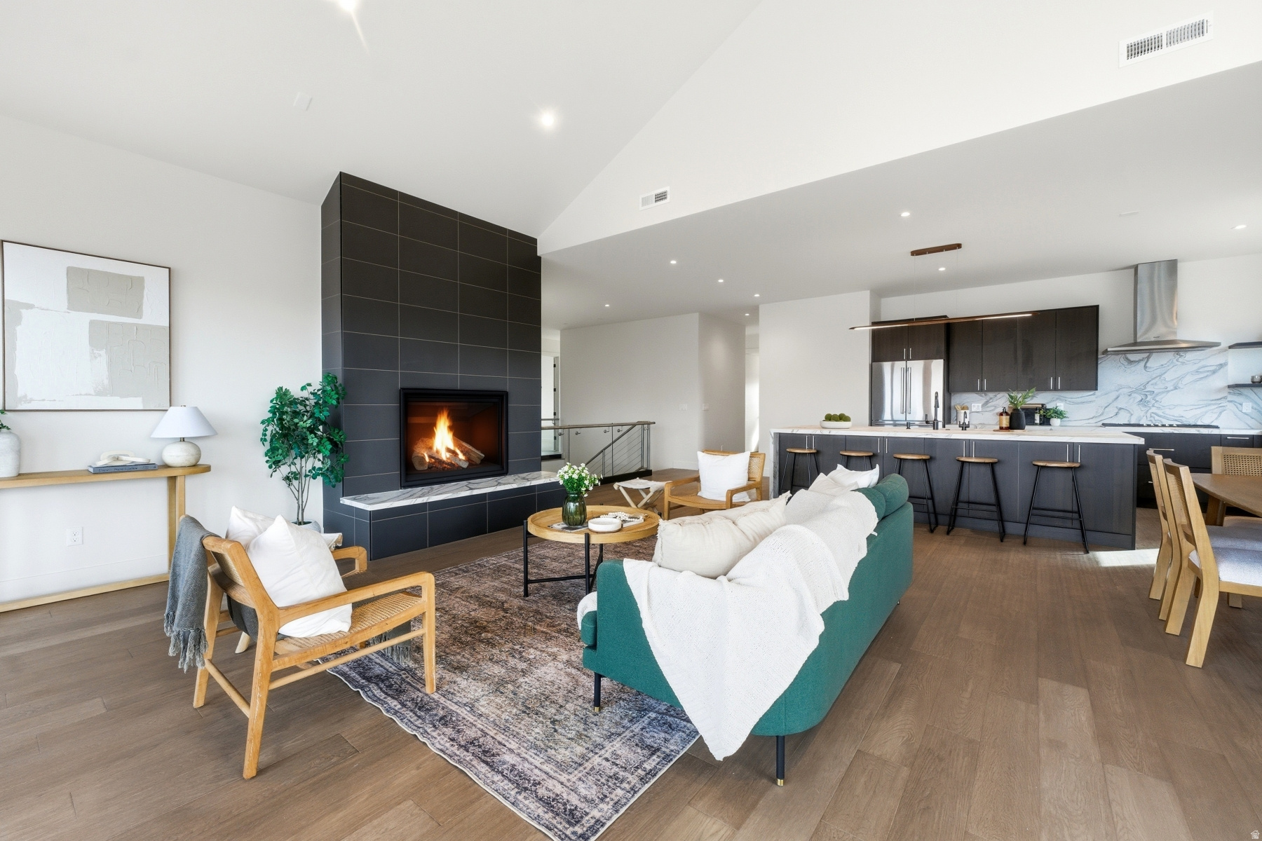 HIDEOUT CANYON - Residential