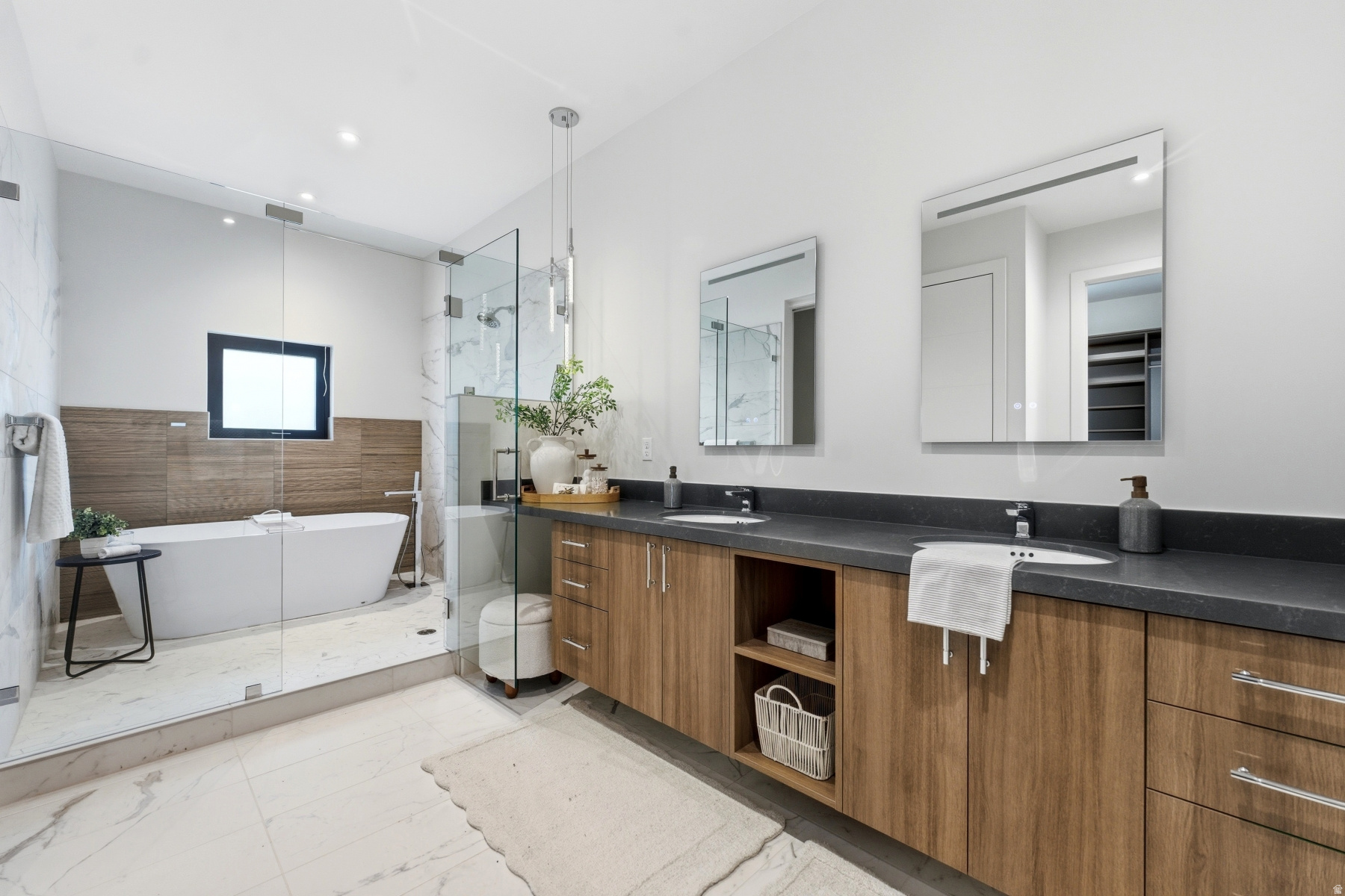 HIDEOUT CANYON - Residential