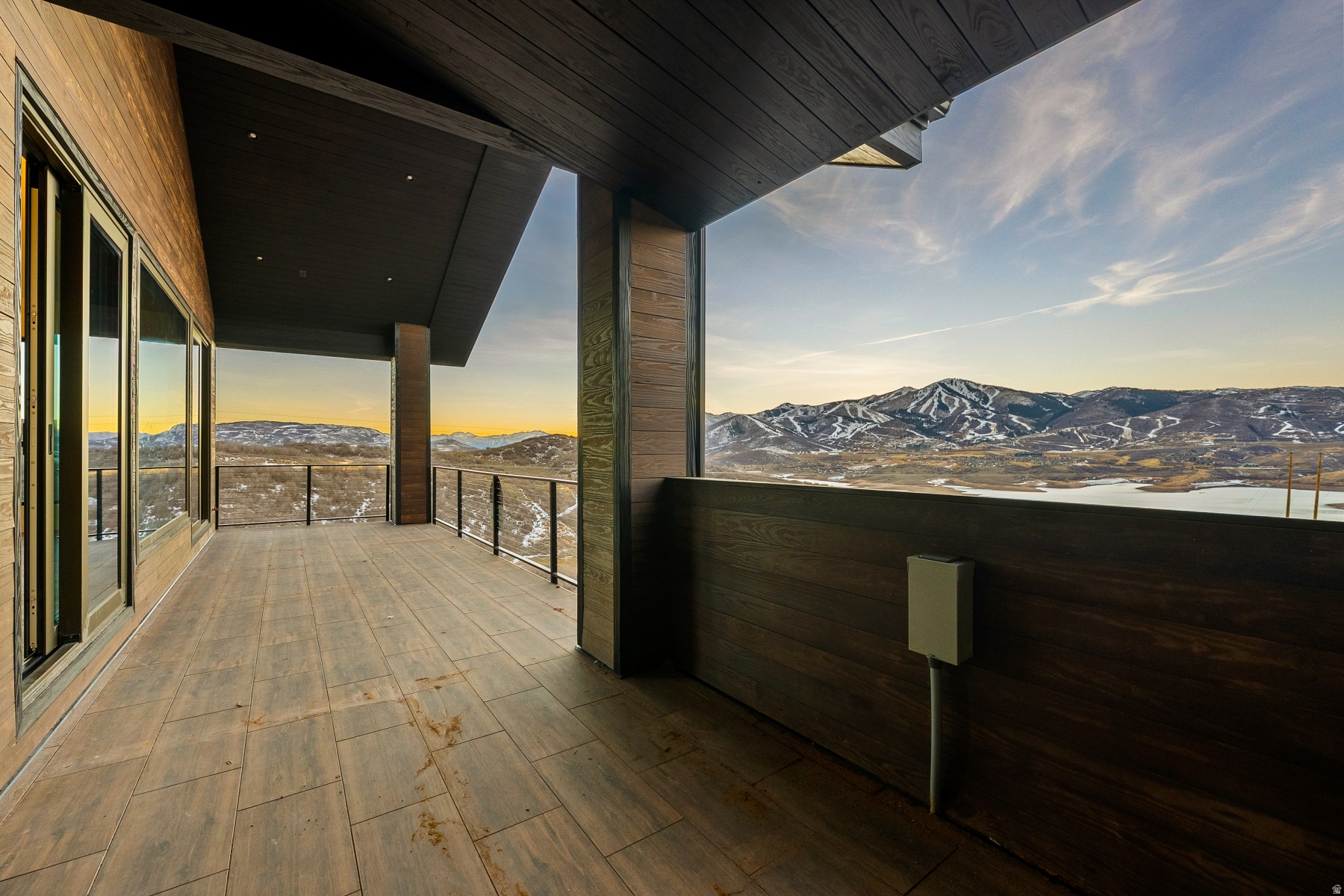 HIDEOUT CANYON - Residential