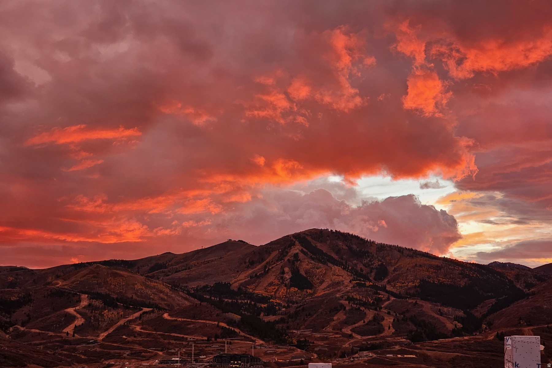 HIDEOUT CANYON - Residential