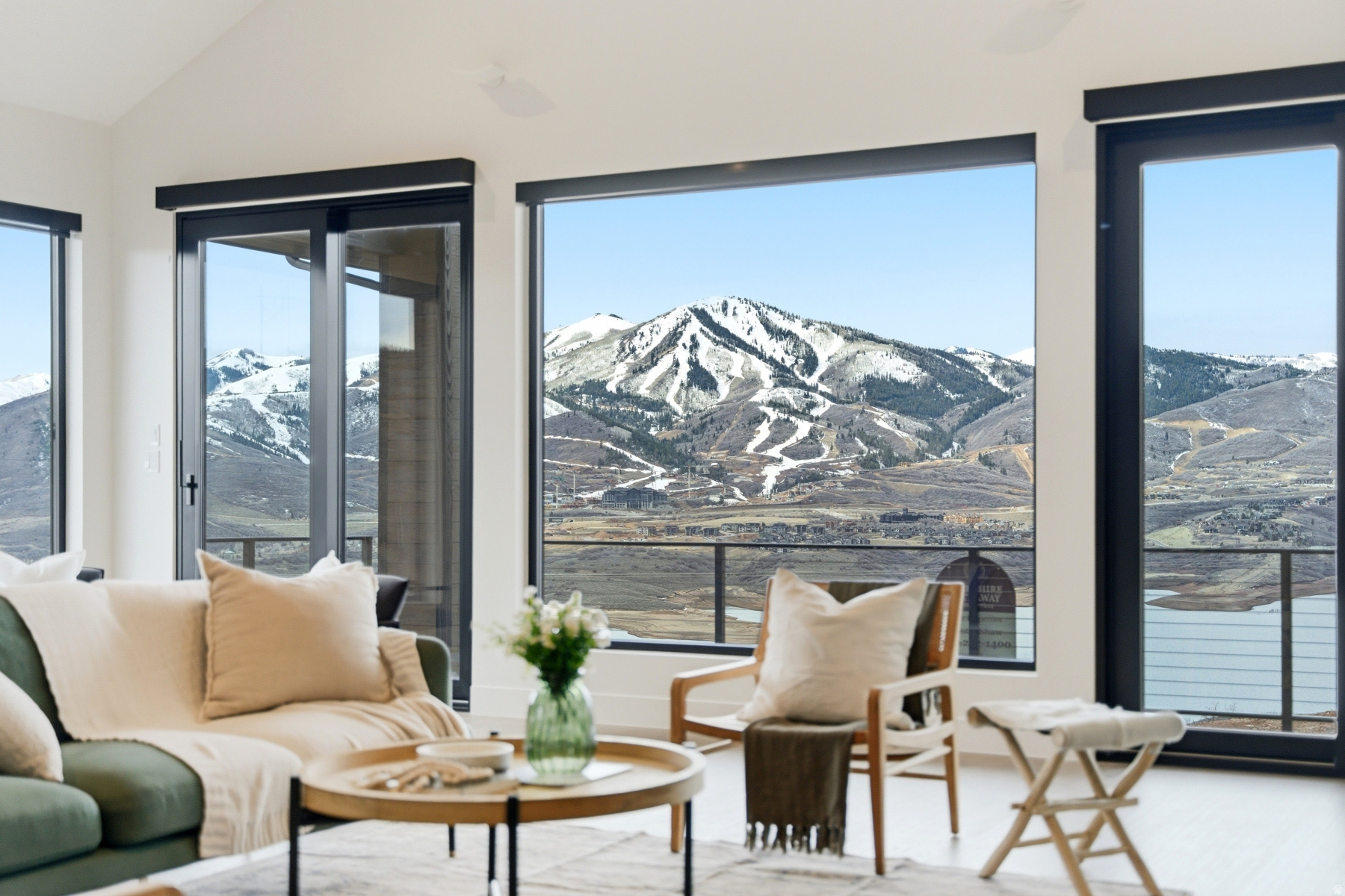 HIDEOUT CANYON - Residential