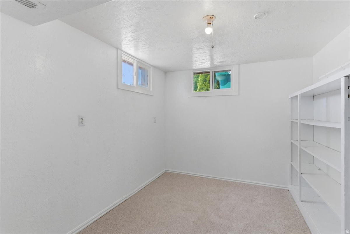 NOB HILL - Residential