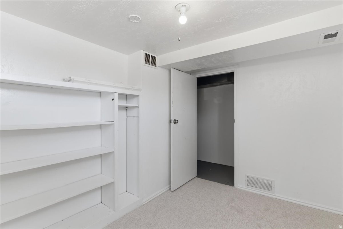 NOB HILL - Residential