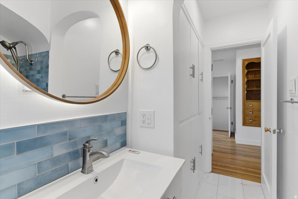 NOB HILL - Residential