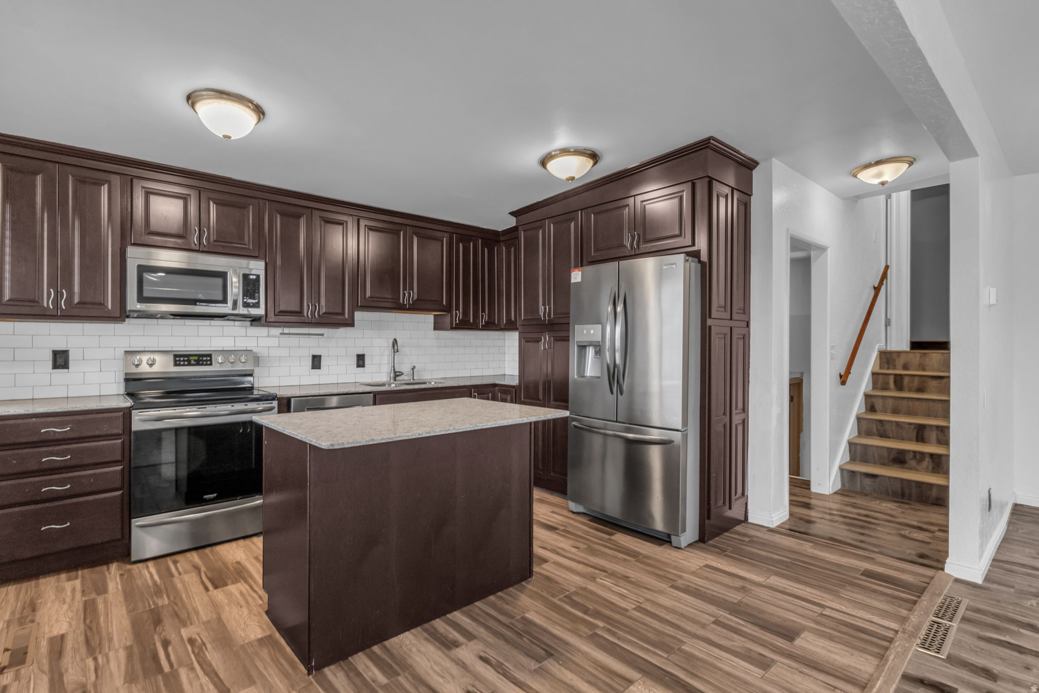 MEADOWBROOK - Residential