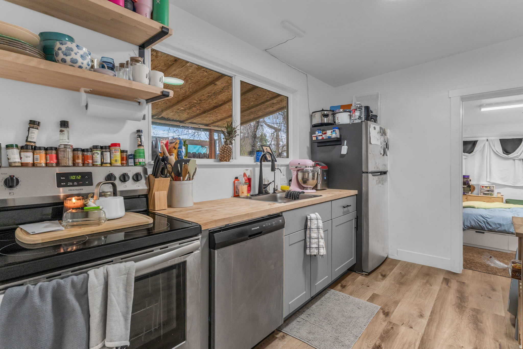 MEADOWBROOK - Residential