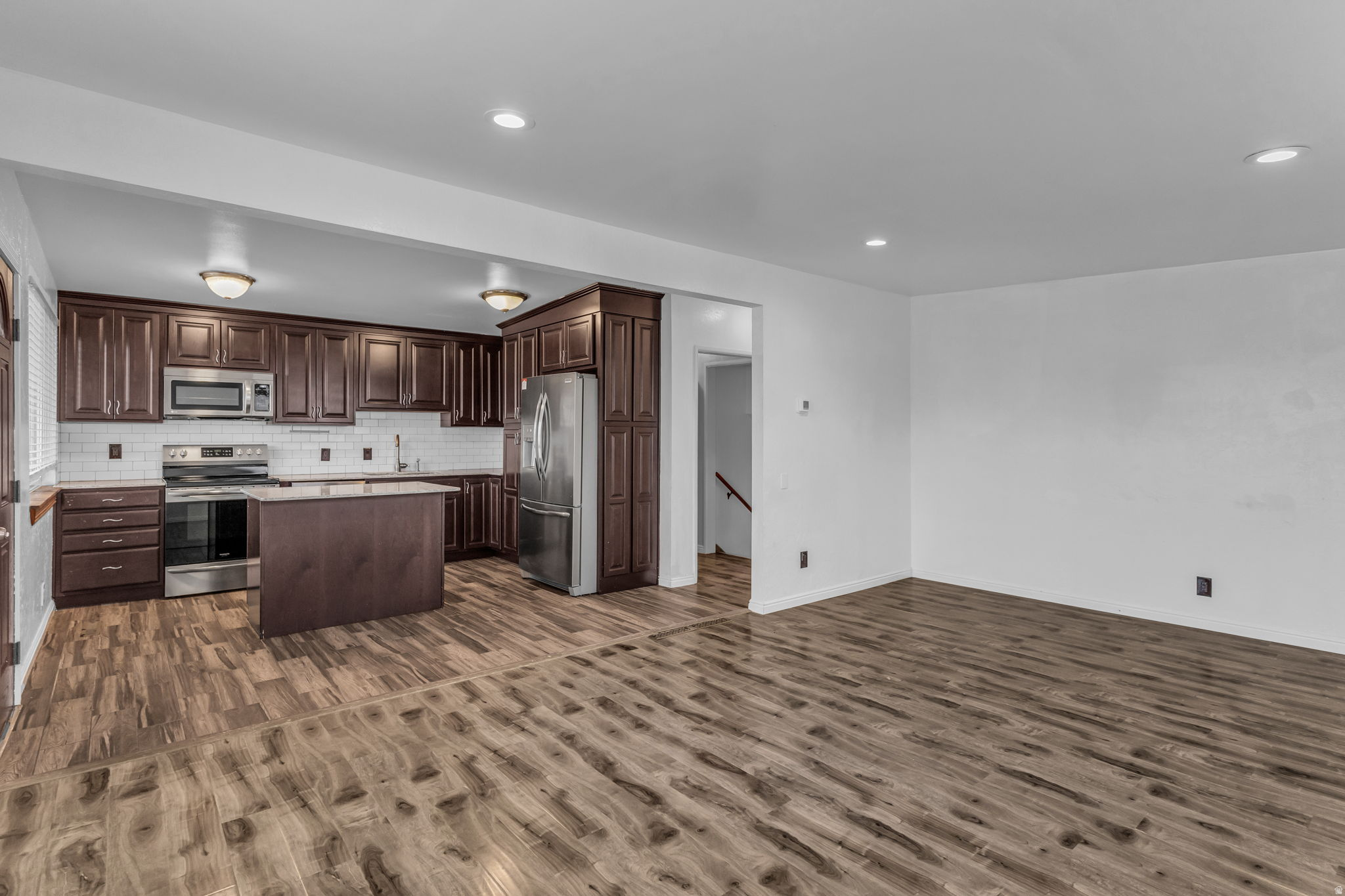 MEADOWBROOK - Residential