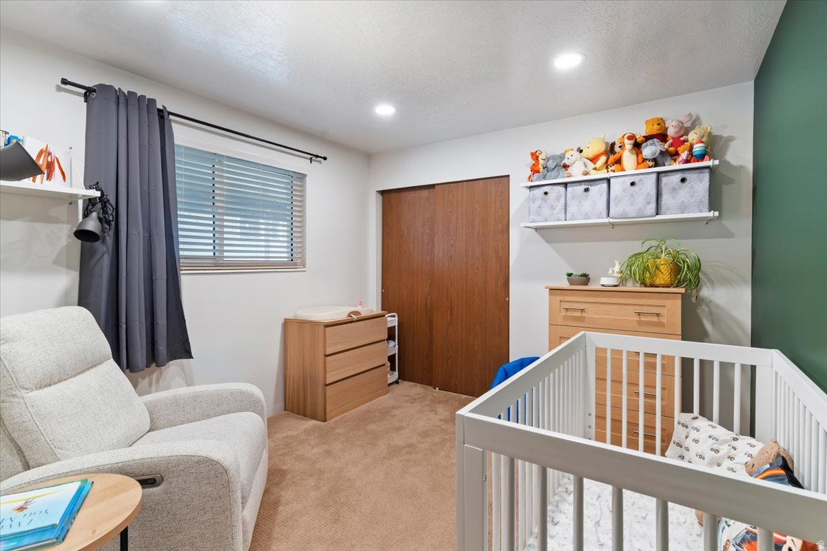 COMMONWEALTH SQUARE - Residential Income