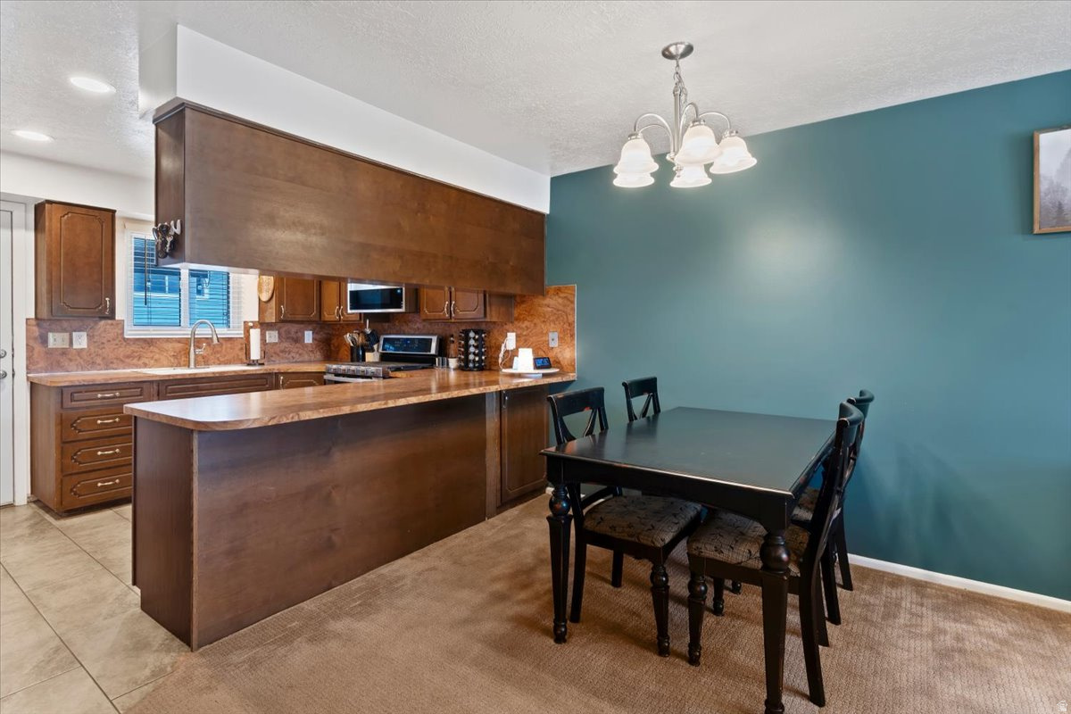 COMMONWEALTH SQUARE - Residential Income