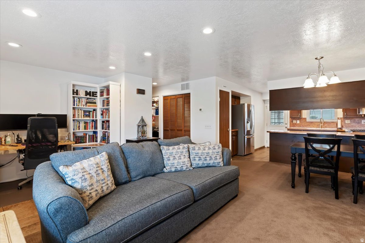 COMMONWEALTH SQUARE - Residential Income