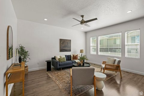 Tiny photo for 464 S HIGHPOINT DR, Saratoga Springs, UT 84045 (MLS # 2088178)