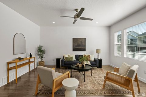 Tiny photo for 464 S HIGHPOINT DR, Saratoga Springs, UT 84045 (MLS # 2088178)