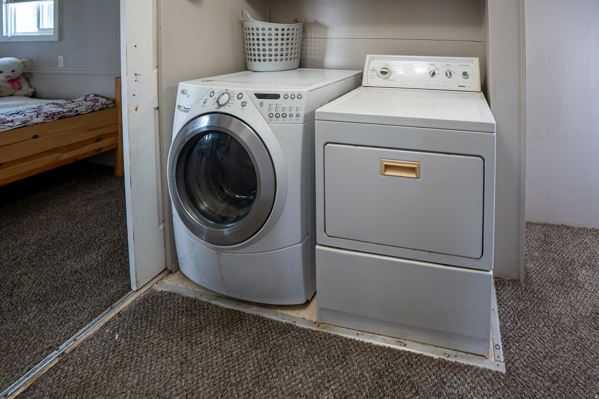 WINDSOR ESTATES - Residential