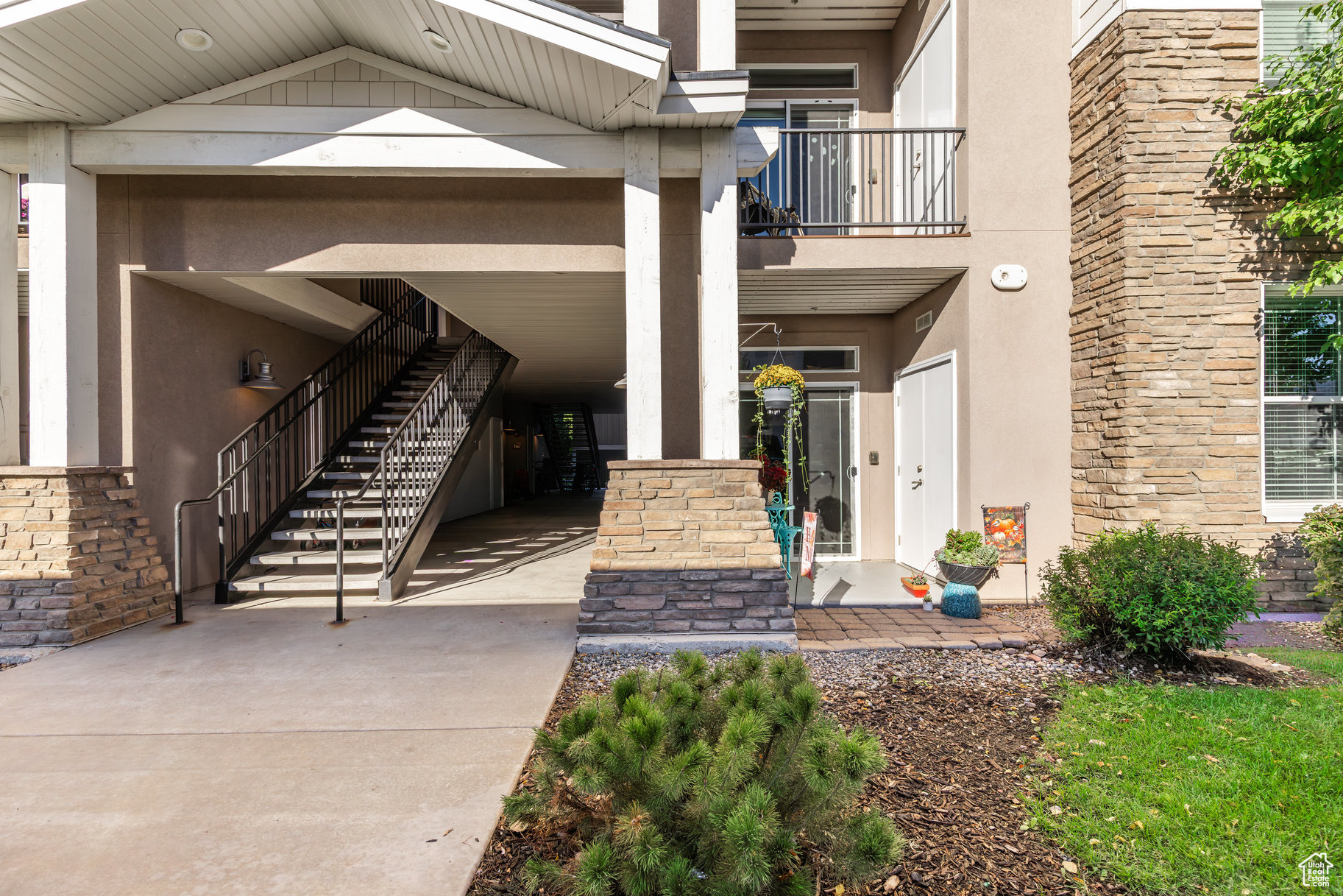 RANCH LANDING - Residential