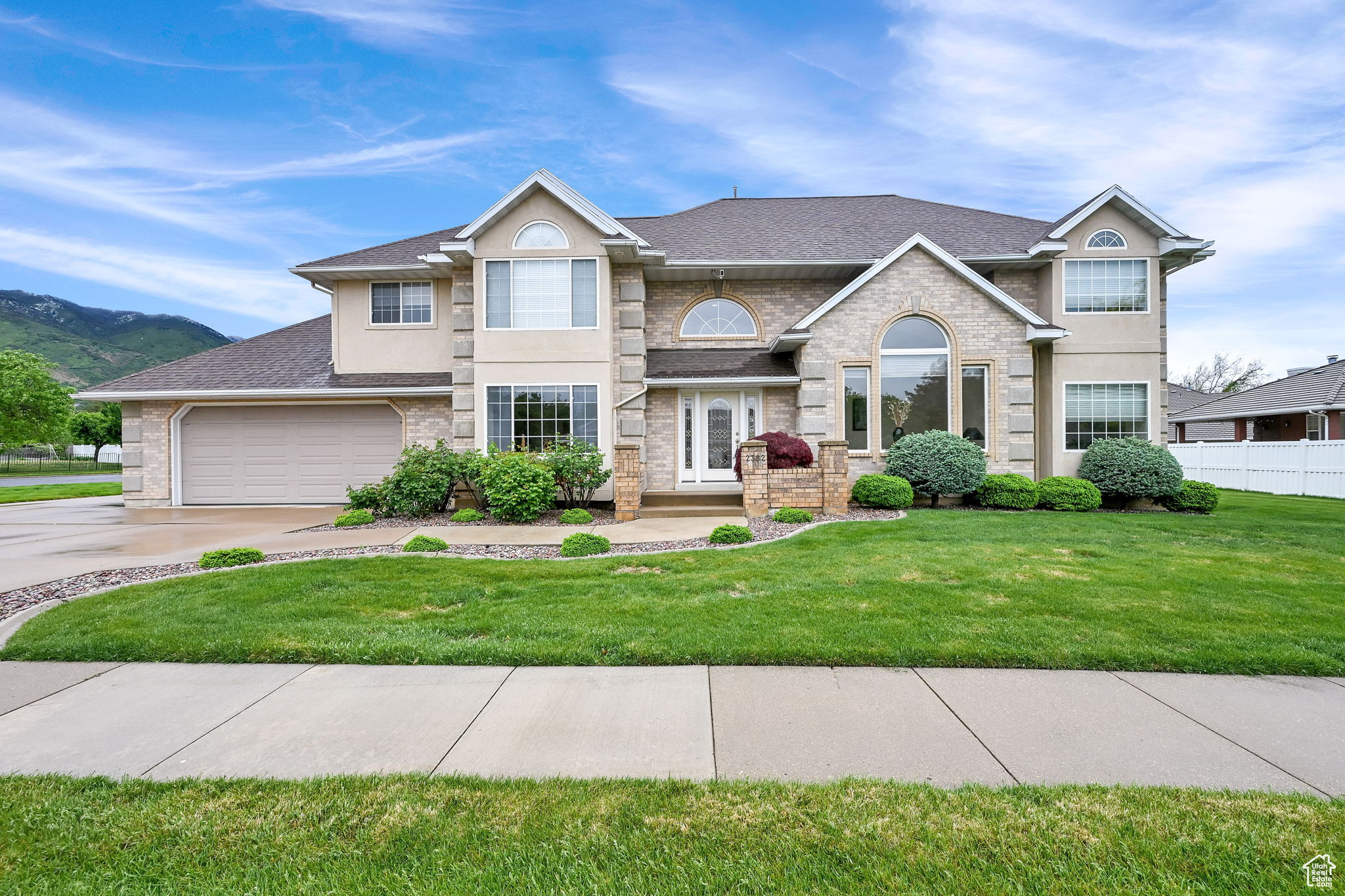 2382 Summerwood Dr, Layton, Utah image 2