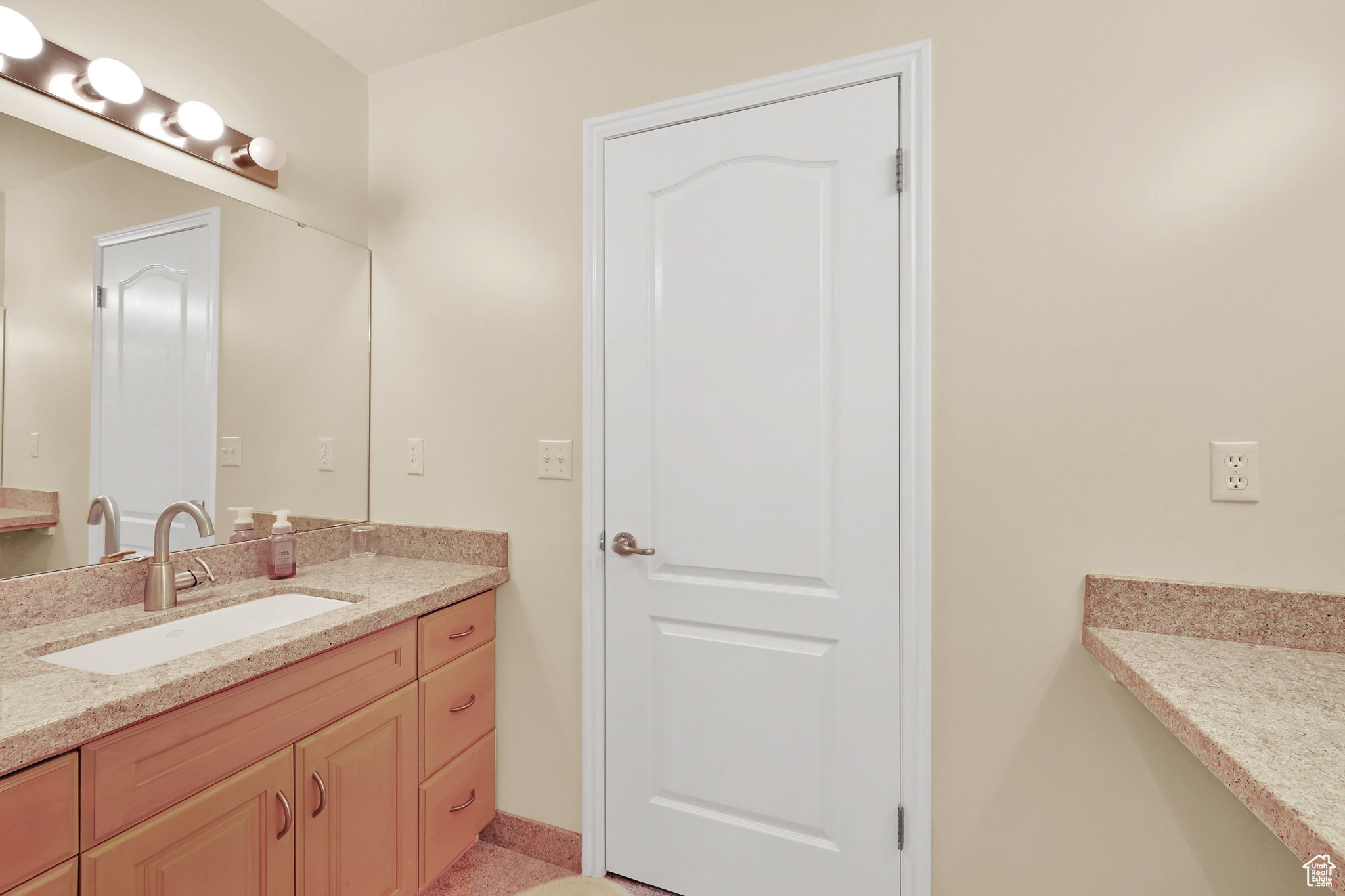 2382 Summerwood Dr, Layton, Utah image 35
