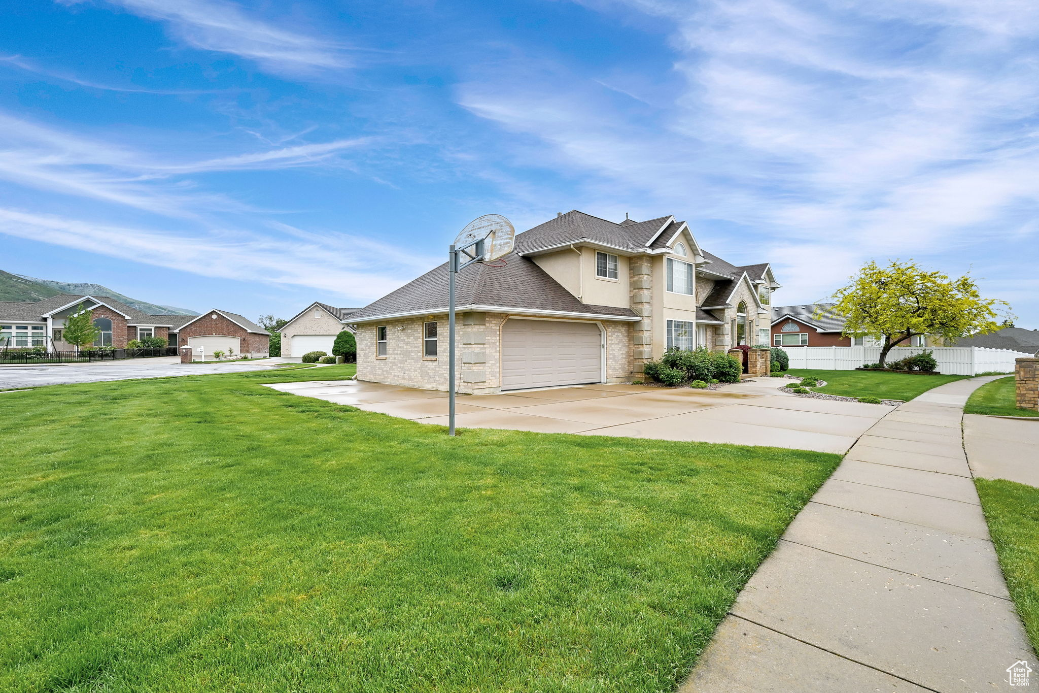 2382 Summerwood Dr, Layton, Utah image 4