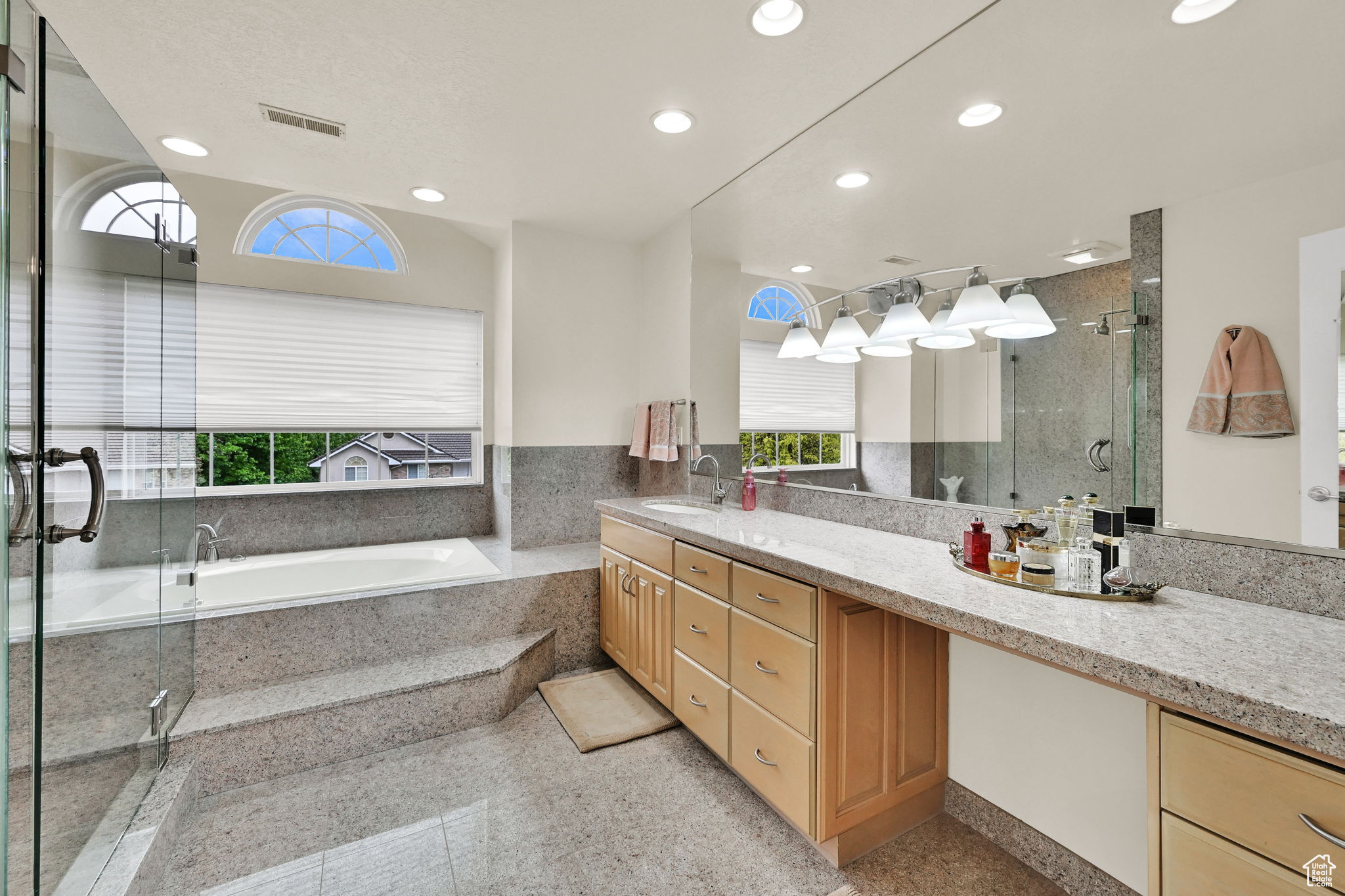 2382 Summerwood Dr, Layton, Utah image 27