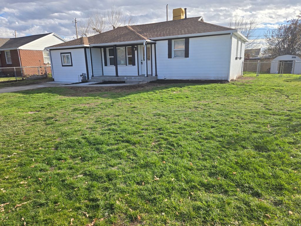 Photo of 278 W FRANCIS AVE, Layton, UT 84041 (MLS # 2124858)