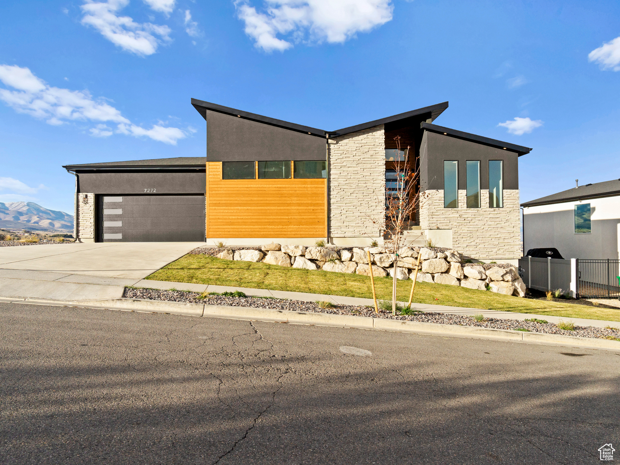 7272 W Summit Crest Cir, Herriman, Utah image 2