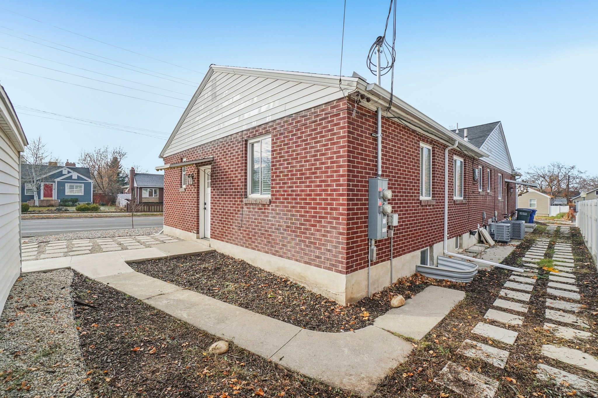 HIGHLAND PARK - Residential Income