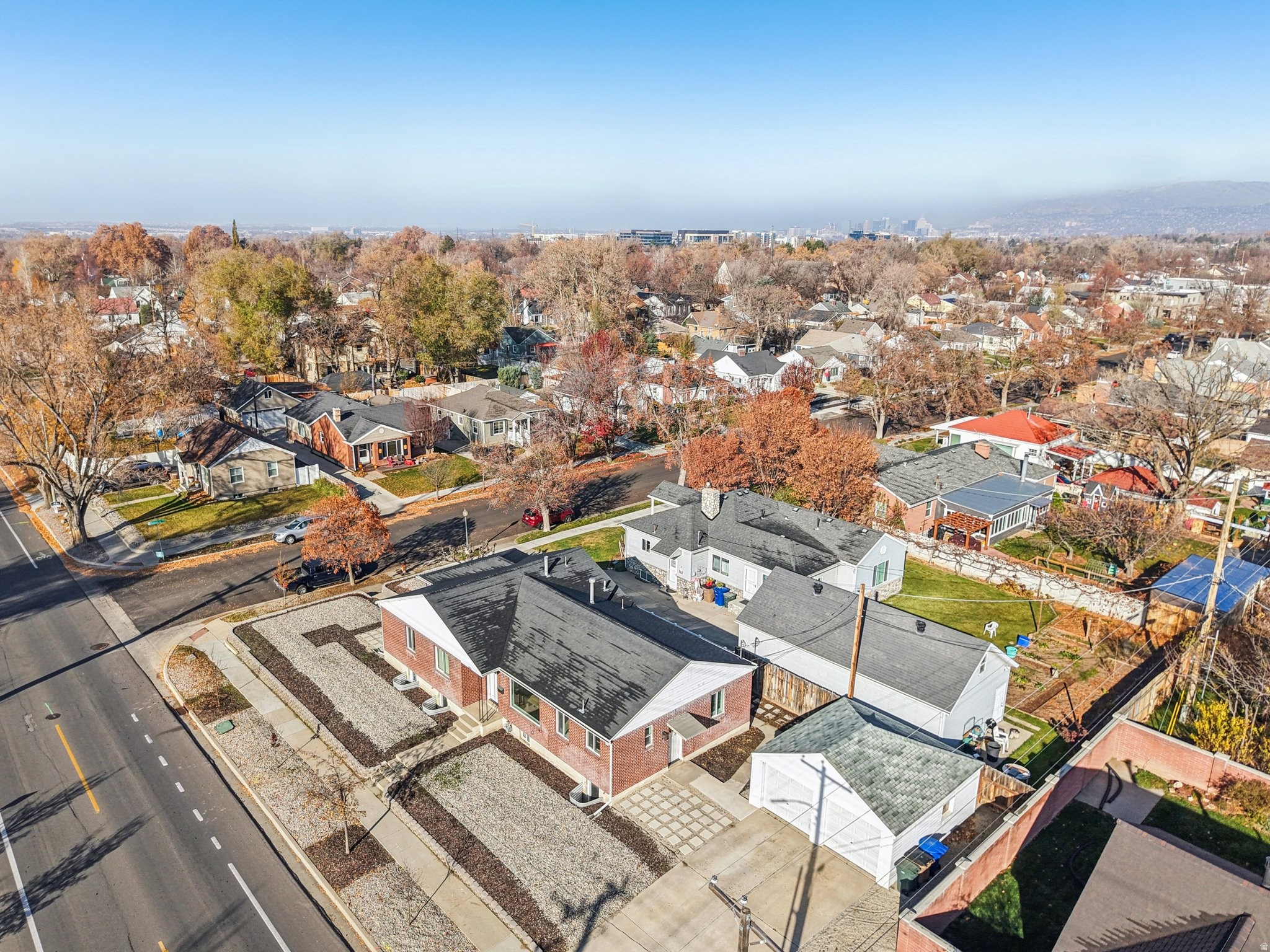 HIGHLAND PARK - Residential Income